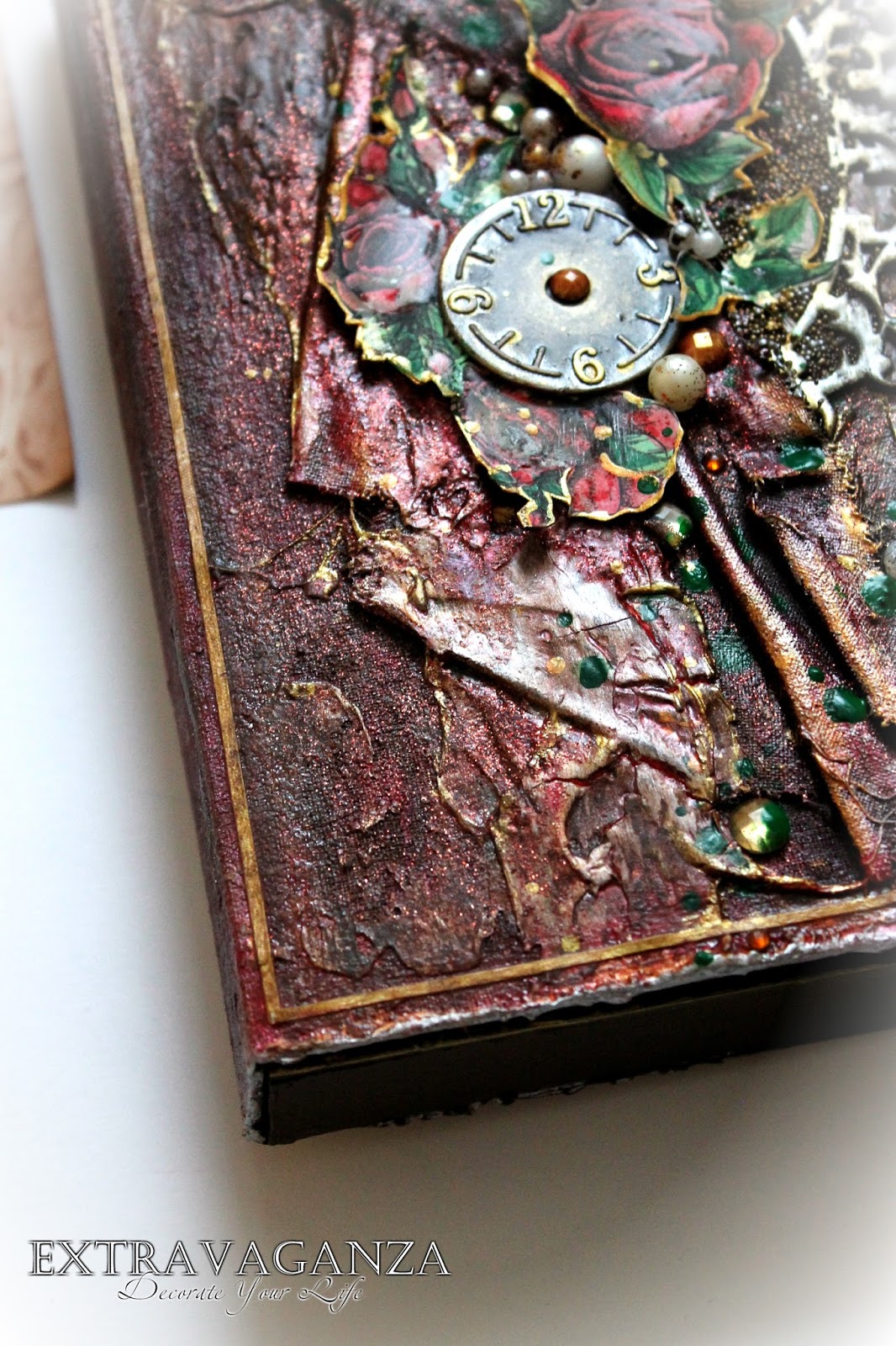 13 arts: Altered book 