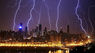 RELAMPAGOS SERIAN GENERADOS POR RAYOS COSMICOS