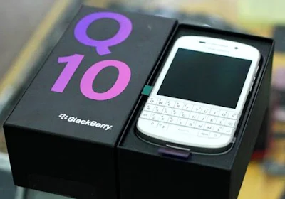 Handphone Blackberry Q 10
