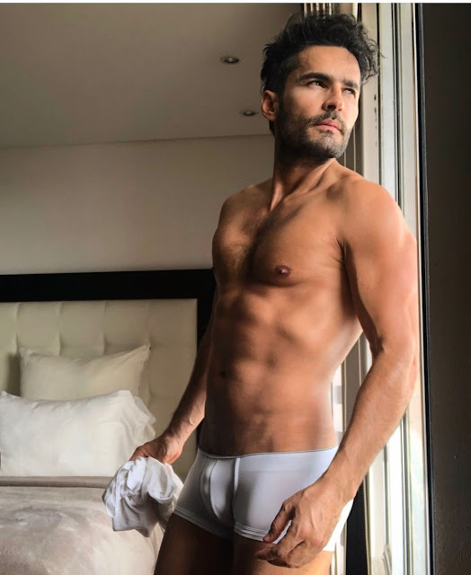 Actor de Sin senos sí hay paraíso dio de qué hablar con foto en ropa interior