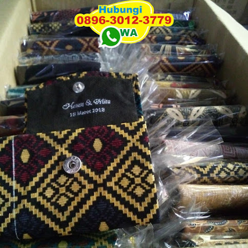 souvenir dompet rajutan 52454
