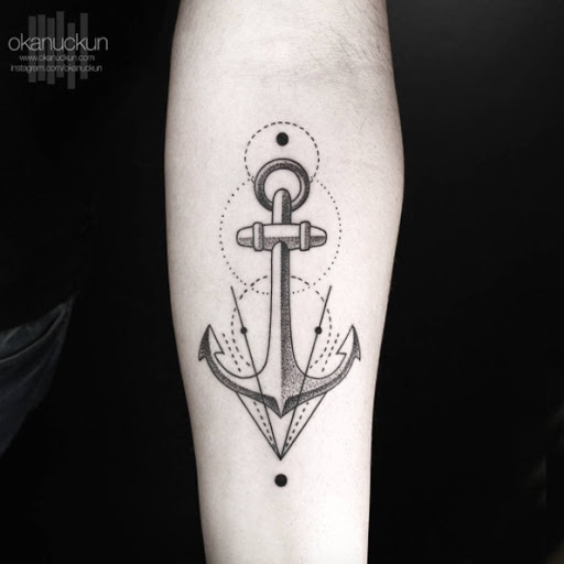 Este geométricas tatuagem de âncora