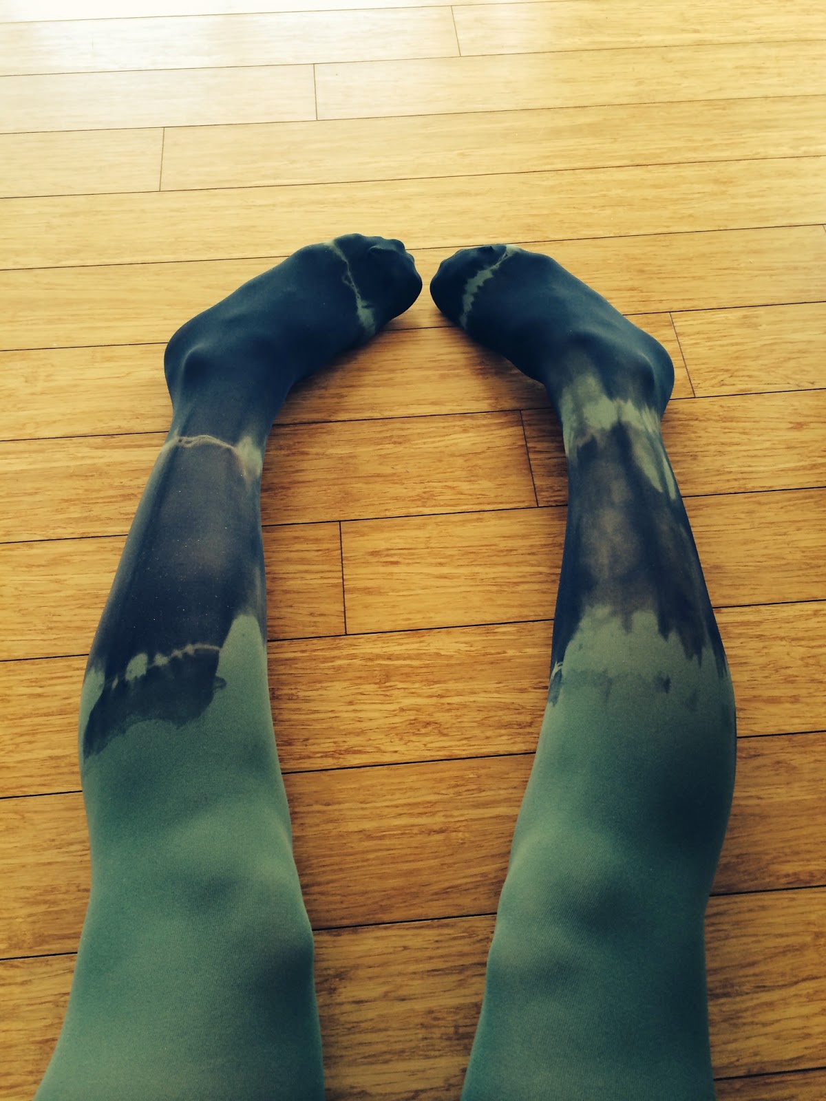 Dyeing to Make: DIY Dyed Tights