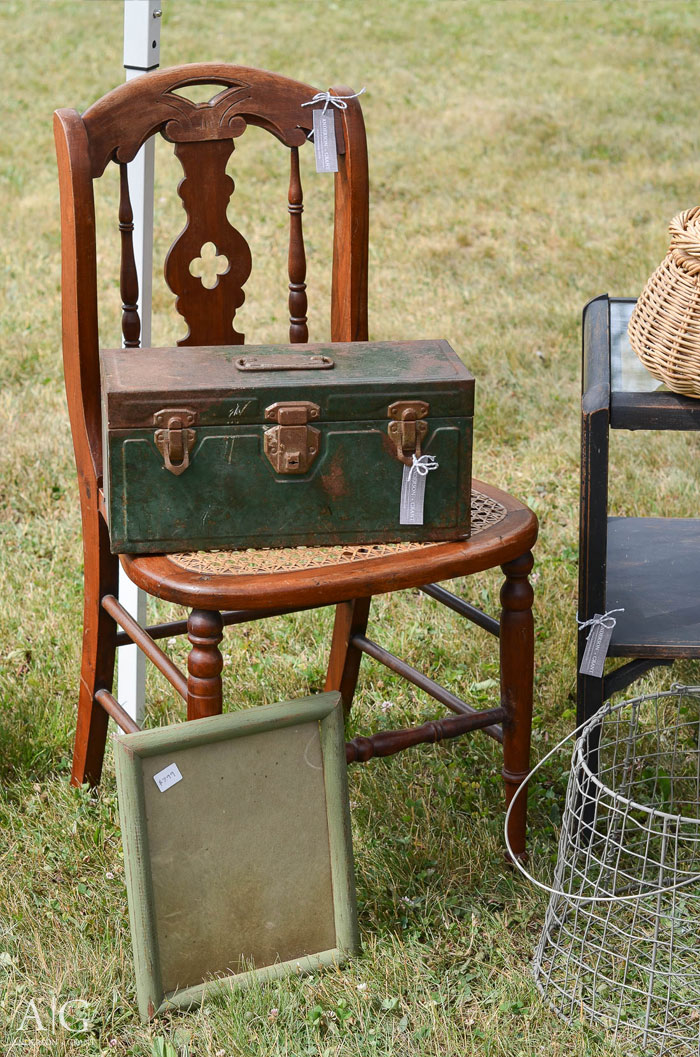 Whether you are selling at a vintage market, craft show, antique store booth, or yard sale, there are simple things you can do to increase sales and draw customers into your space.  |  www.andersonandgrant.com