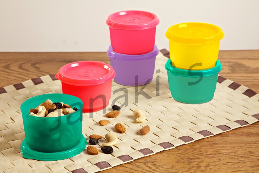 Janaki`s Tupperware Snack Cup Set