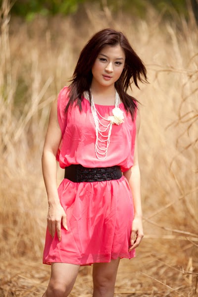 Wut Hmone Shwe Yi - Beautiful Cute Model in Amazing Photoshoot