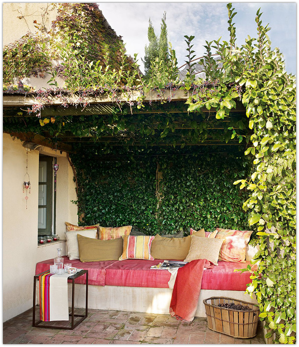 Old mansion in the Spanish countryside