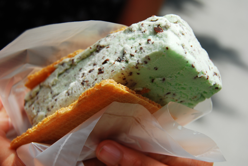 Roamaholic Food Trippin' Singapore Wall's Ice Cream Sandwich at