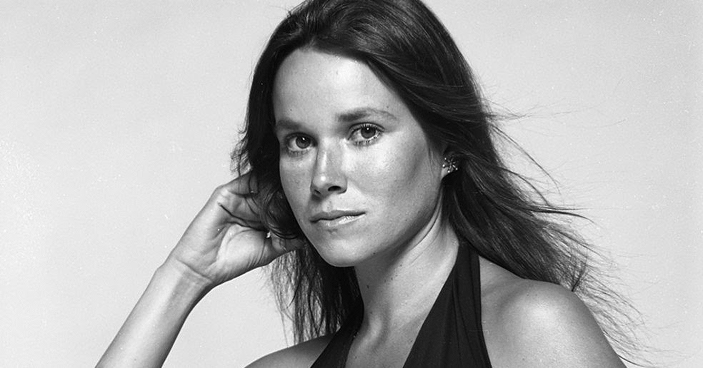 Barbara Hershey Wallpaper
