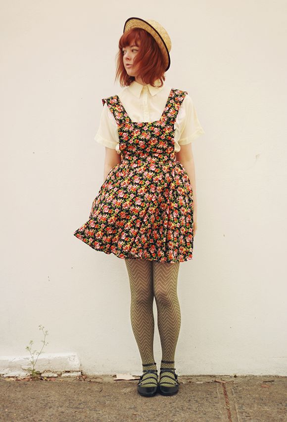 The Pineneedle Collective: DIY Floral Pinafore, Zigzag Legs & What's ...