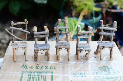 Cómo hacer sillas de juguete con ramas en Recicla Inventa