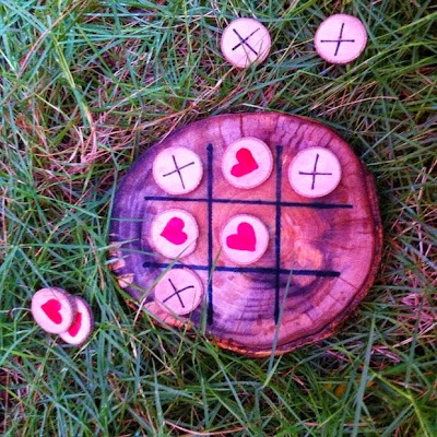 Juego del Gato, en Colombia Juego del Gato, en Colombia "Triqui" y en Estados Unidos Tic Tac Toe con troncos reciclados