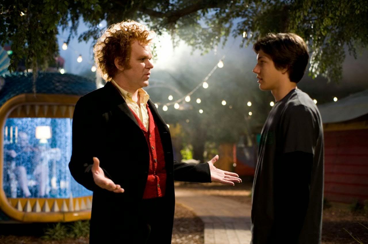 A Constantly Racing Mind...: Cirque du Freak: The Vampire's Assistant