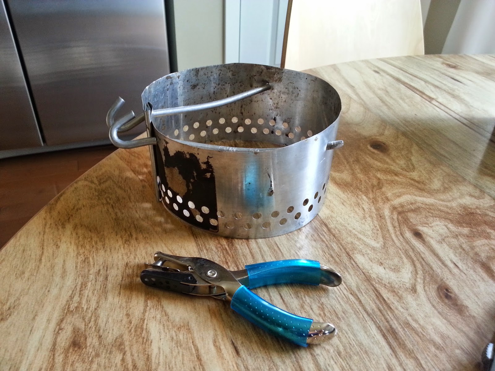 How To Make a Camp Stove from a V8 Can So Much To Make