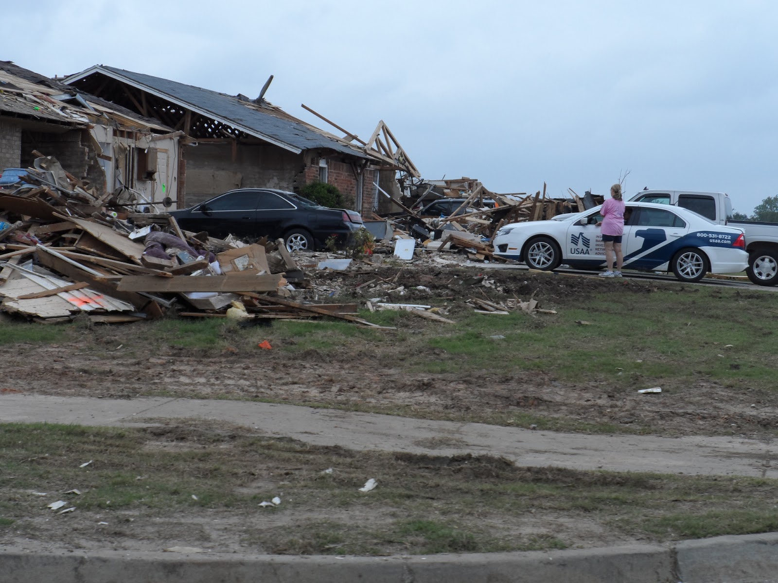 Armor Glass® Blog: Photos of Damages from an EF5 Tornado...Moore OK