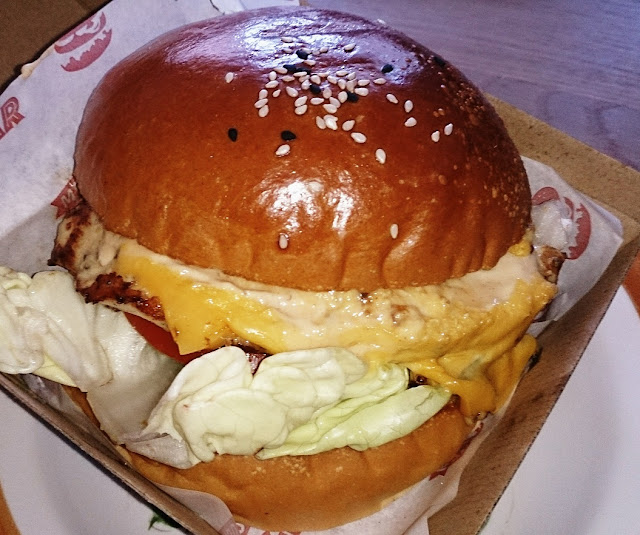 Mocha Jo's Burger Bar, grilled chicken burger
