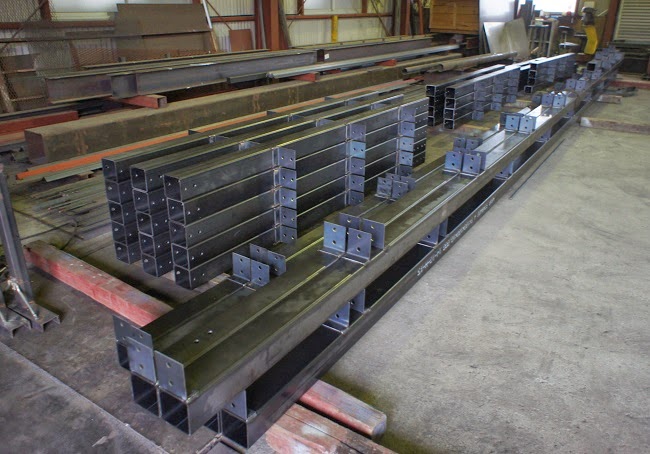 鉄の蝸牛」: ネコ