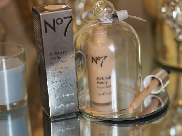 Boots No7 Airbrush Away Foundation