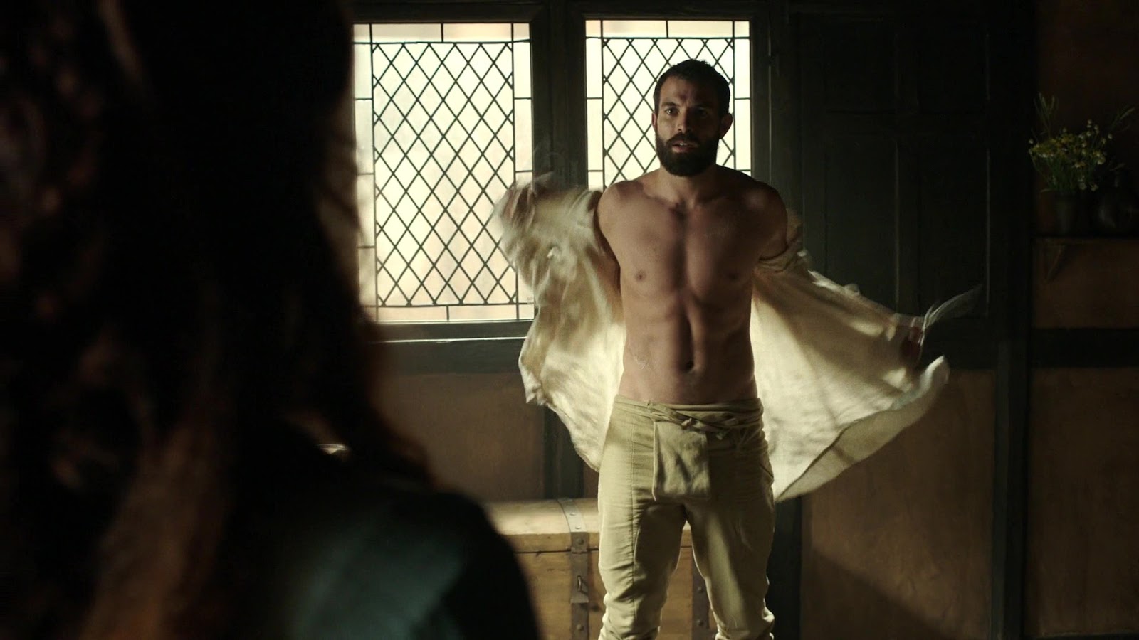 Tom Cullen shirtless in Knightfall 1-01 "You'd Know What To Do.