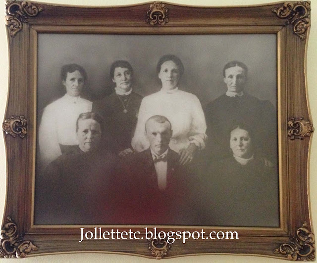 Jollett Family Portrait  http://jollettetc.blogspot.com