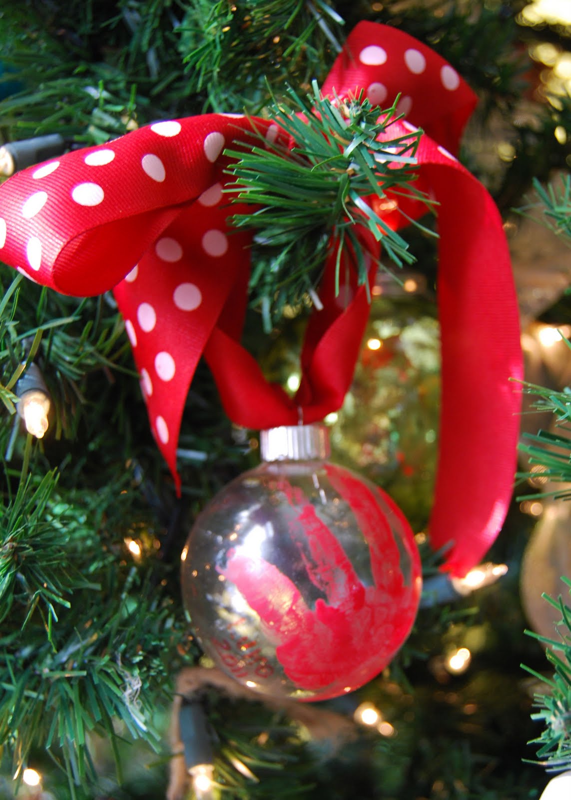 Momfessionals Trimming the Tree