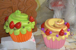 <img alt='Cup Cake Dari Styrofoam' src='https://www.facebook.com/media/set/?set=a.609995599106537.1073741885.368018793304220&type=3' title='Dekorasi Styrofoam 3D'/>