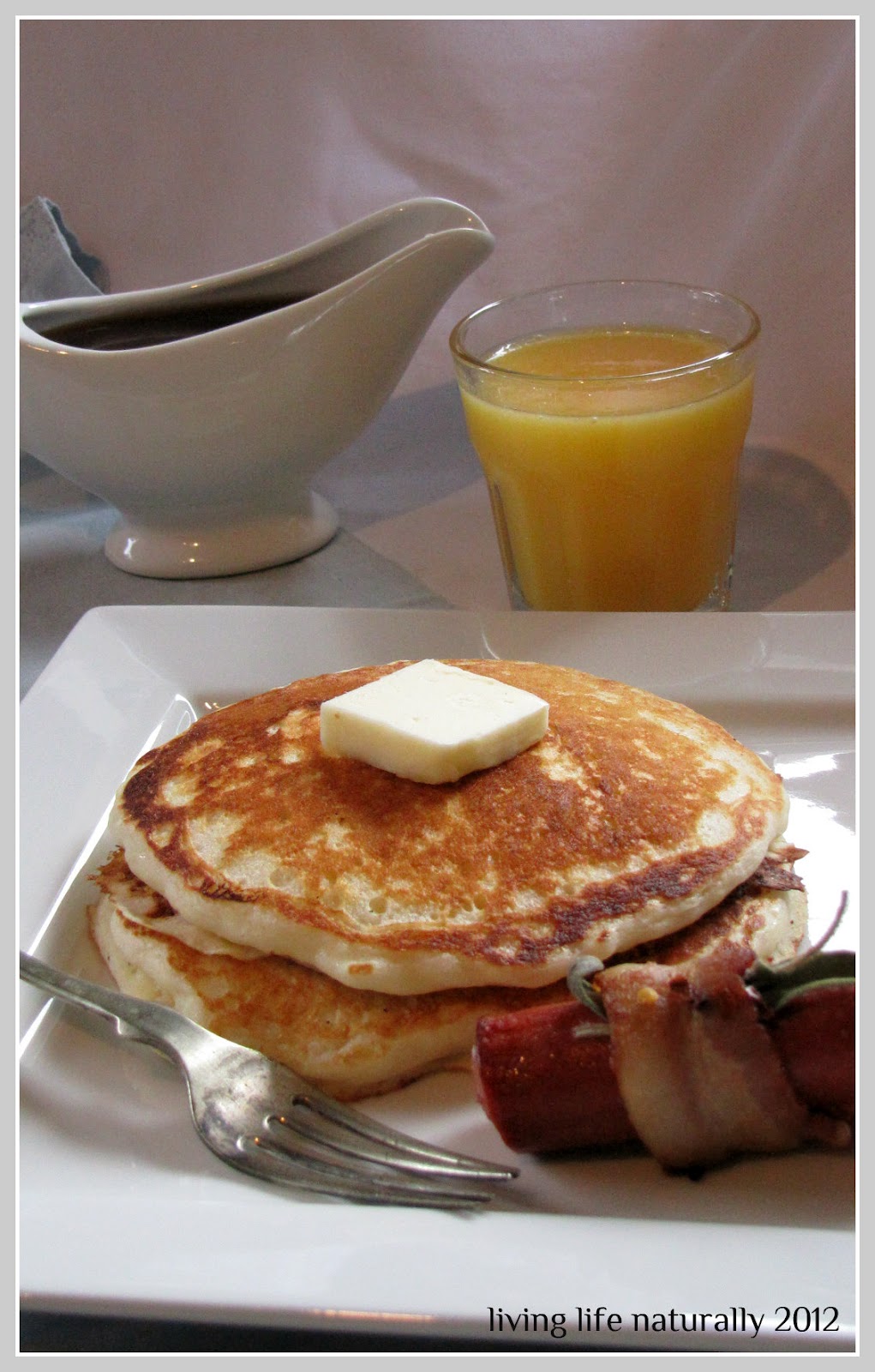 living life......naturally!: Sunday Morning Classic Buttermilk Pancakes ...