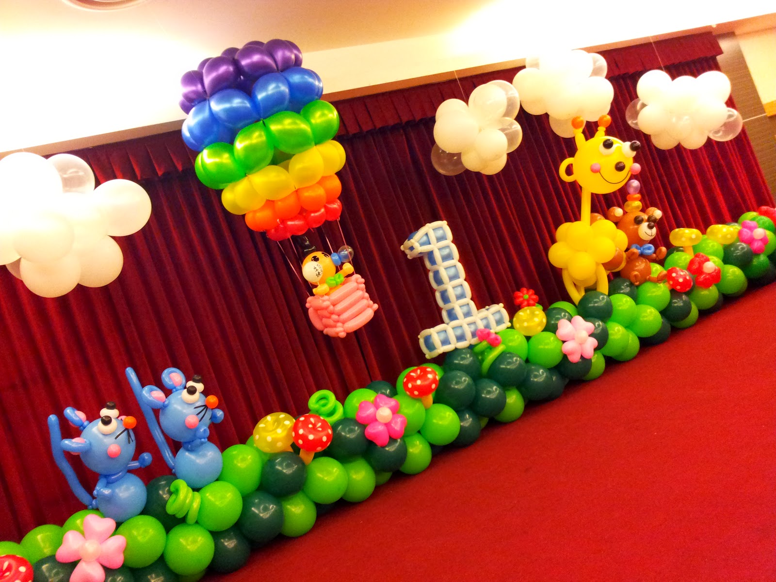 Balloon decorations for weddings, birthday parties