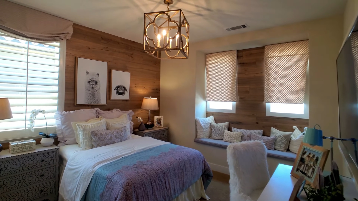 28 Photos vs. Model Home for Sale | Luxury Home in Santa Clarita, CA vs. Interior Design Tour