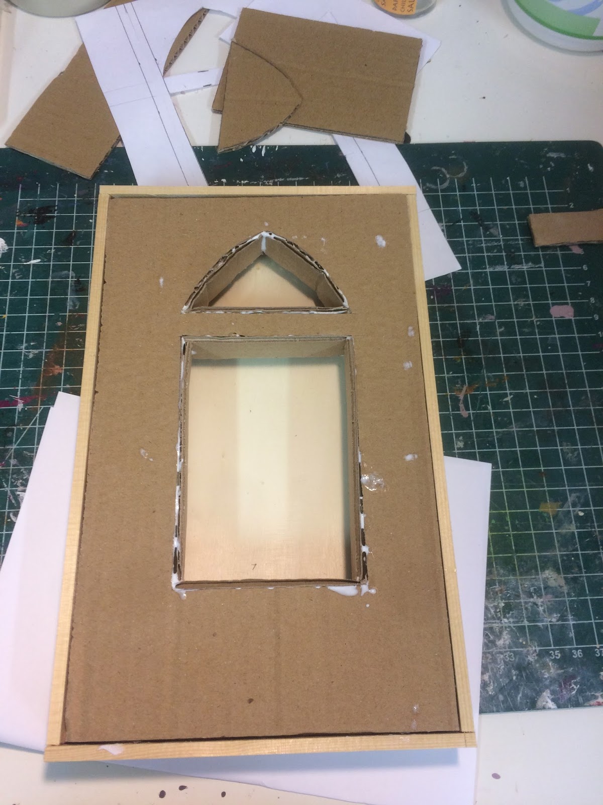 Wilmas Miniaturen Dioramen Mini Kunst Fenster In Alter Mauer