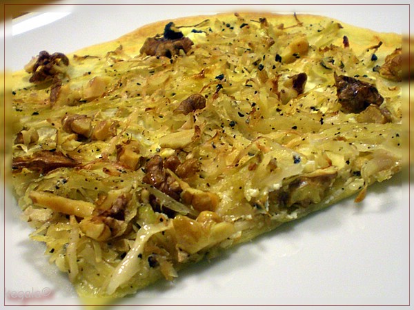 Kk = Kegala kocht: Kraut-Flammenkuchen mit Walnüssen