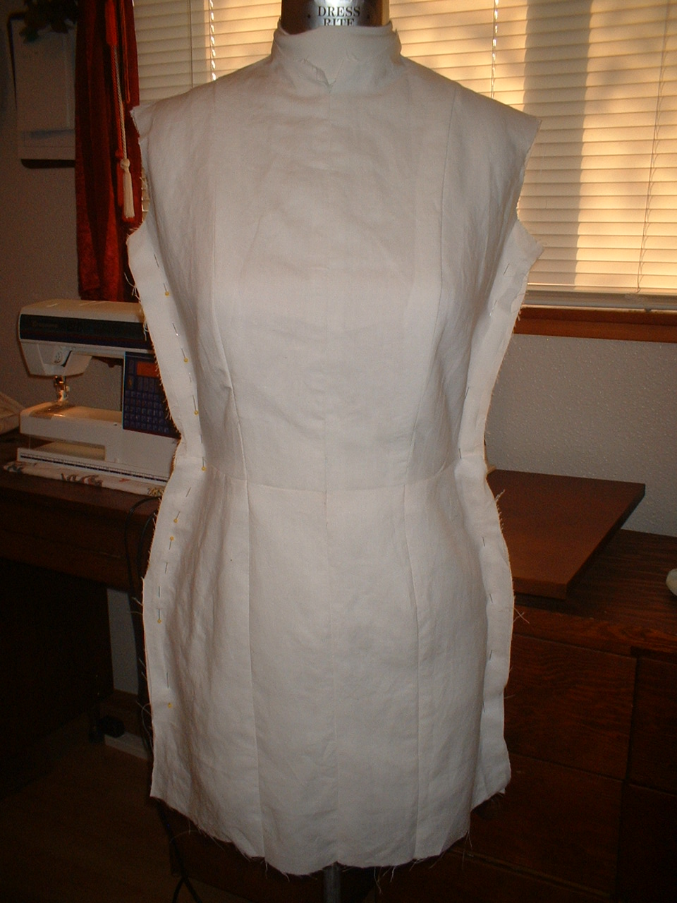 Sew Chic Pattern Company: Copy your Figure: A Dressform Tutorial part 1