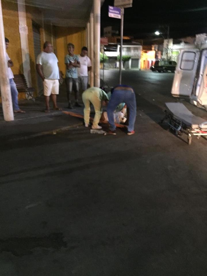 Jovem Se Joga De Predio Em Sp ESTUDANTE SE JOGA DE PRÉDIO EM PRAÇA DE TUCANO