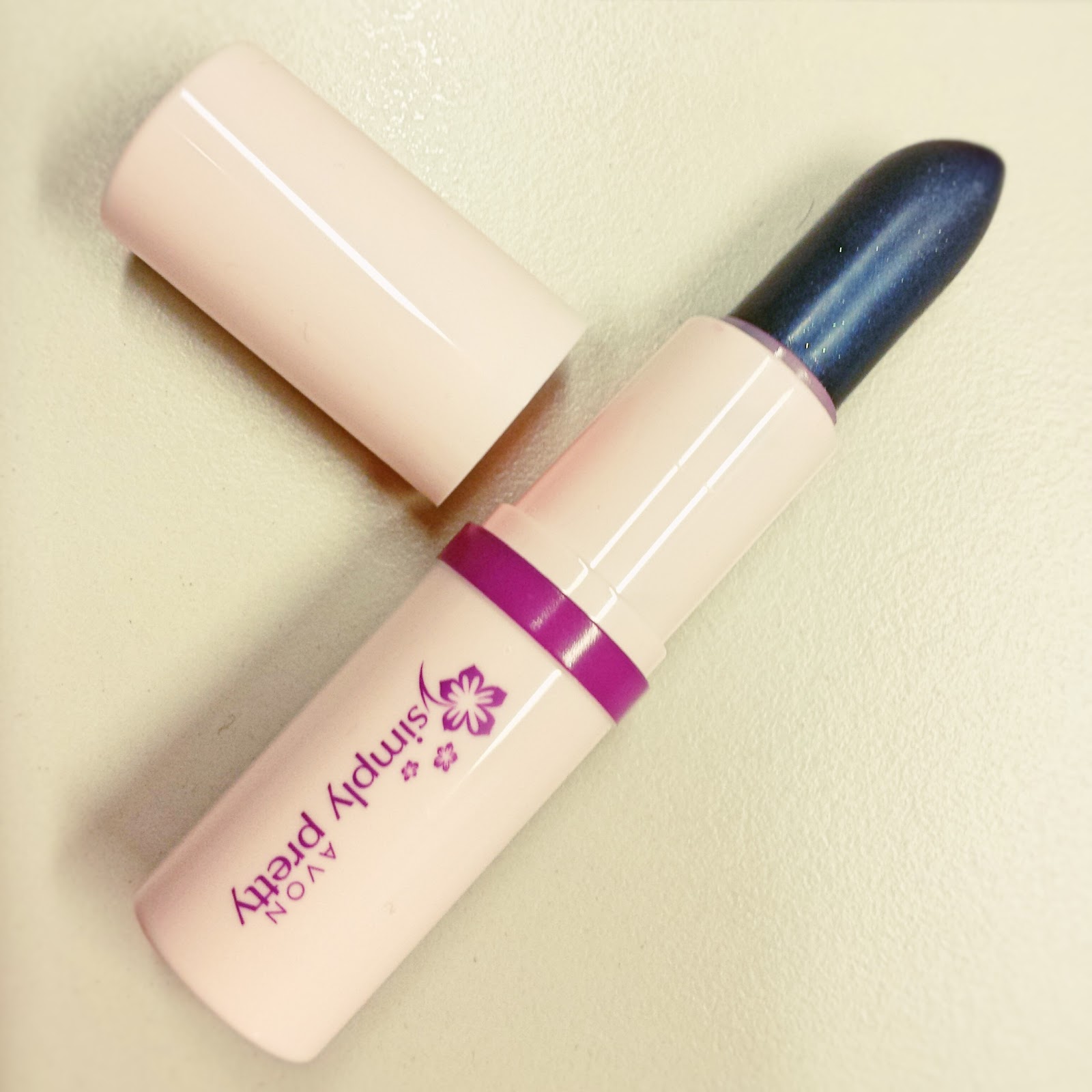 Avon Simply Pretty Color Magic Lipstick in Sweet Blueberry Product Review