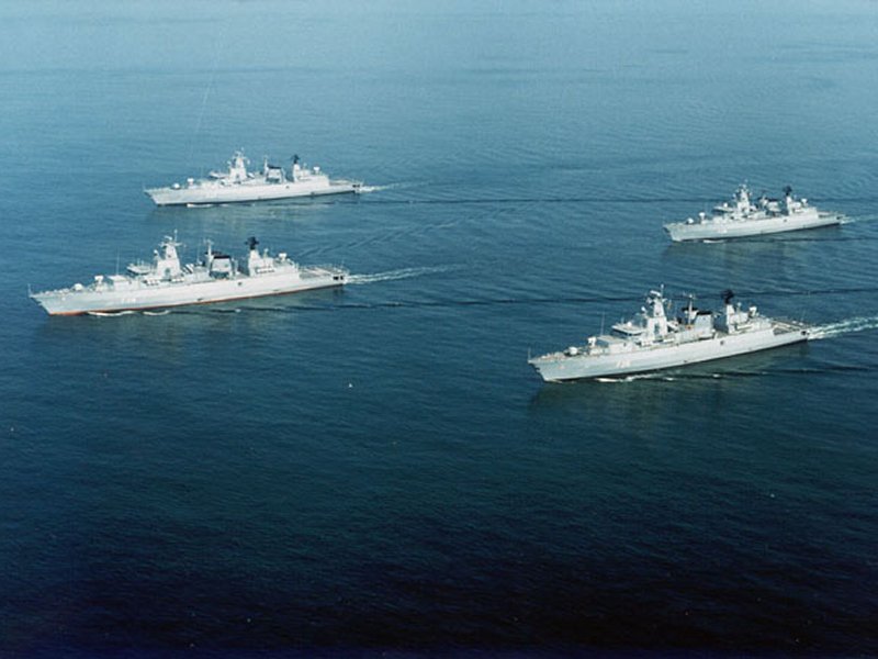 Type+052B+Guangzhou+class+Wuhan+(171)+guided+missile+destroyers+of+the+People's+Liberation+Army+Navy+(PLA+Navy)+has+successfully+shot+down+an+incoming+anti-ship+missiles+during+a+naval+exercise.+chinese+navy+missile+fired+d.jpg