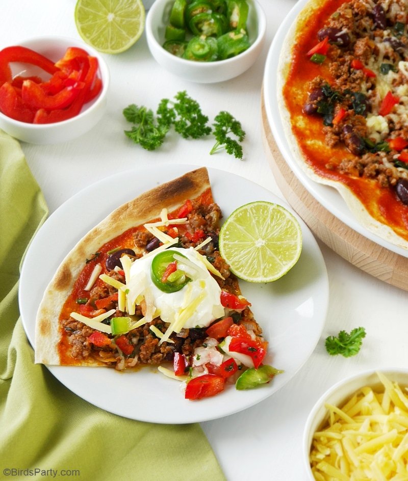 Pizza Mexicaines Faciles & Rapides - une recette délicieuse pour les apéros et fêtes entre amis. cette version plus saine de la pizza revirera tous! | BirdsParty.fr