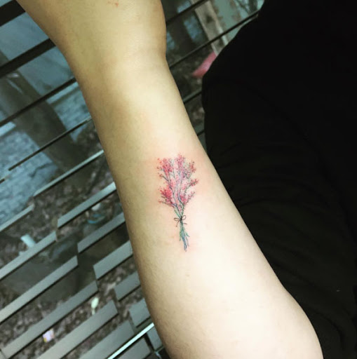 Este pequeno bouquet floral