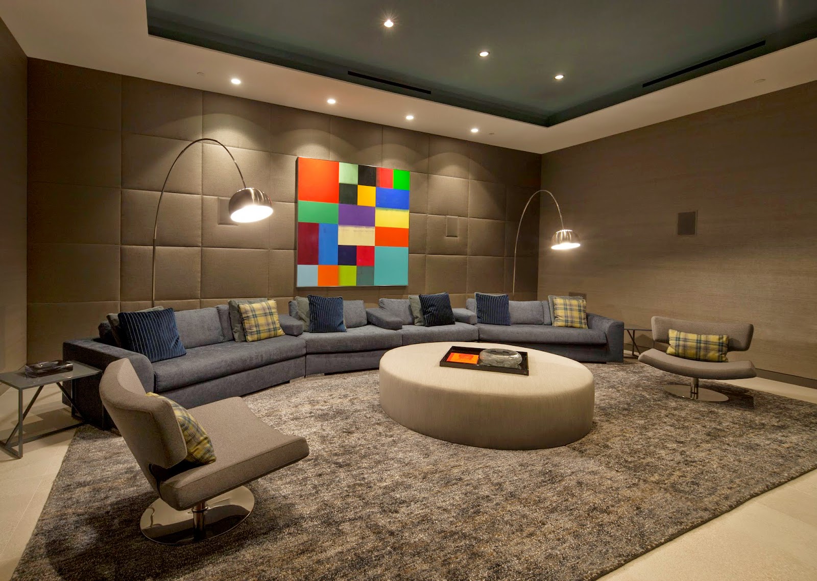 Trend alert Sofá arredondado! Veja modelos e ambientes decorados com