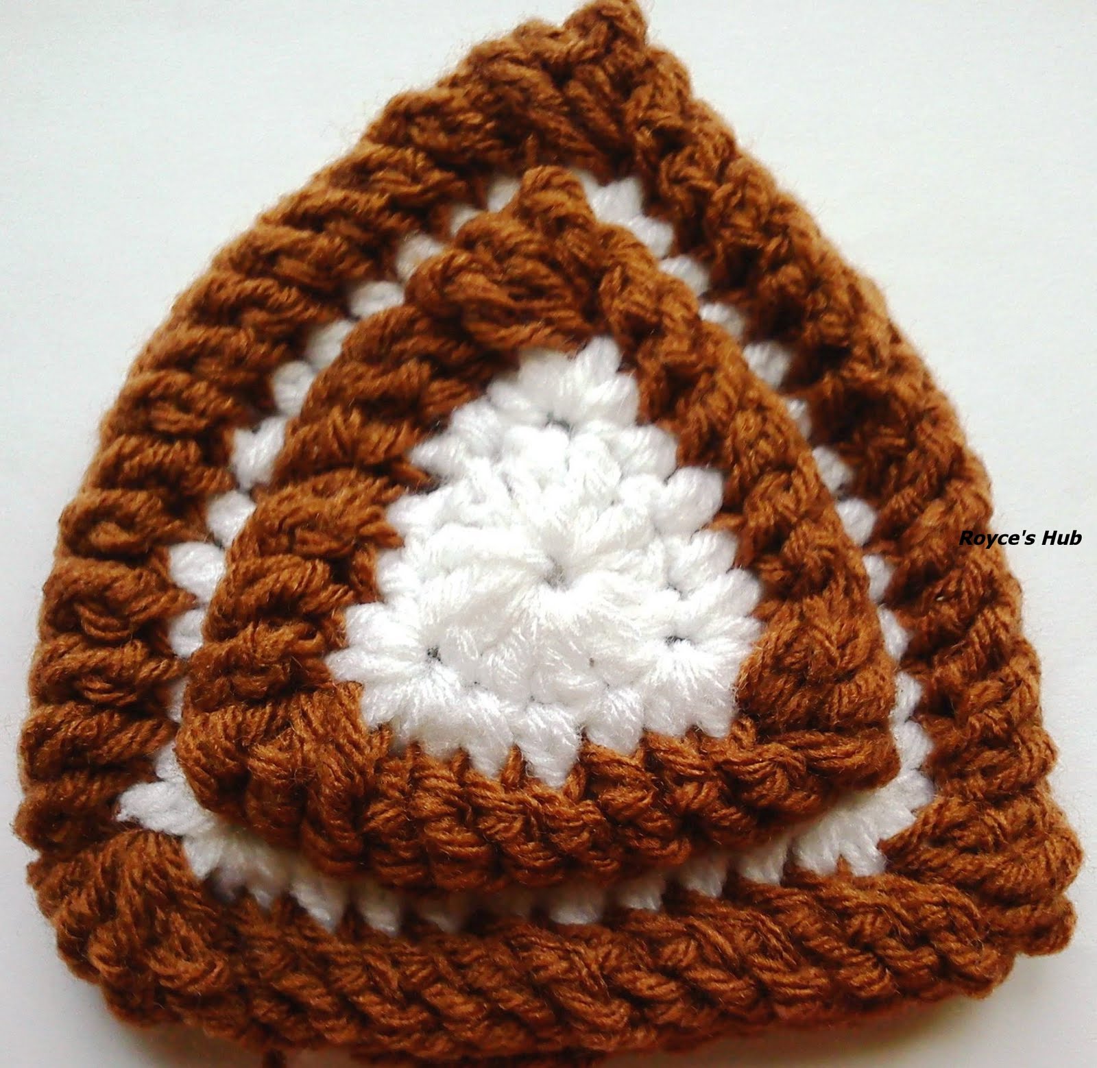 royce-s-hub-crochet-triangle-motif-2