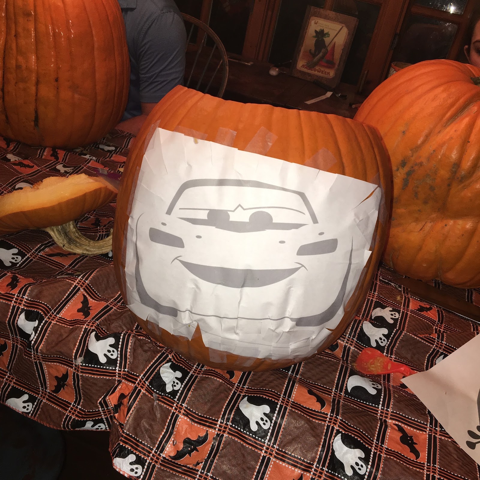 pixar themed pumpkin carving lightning mcqueen
