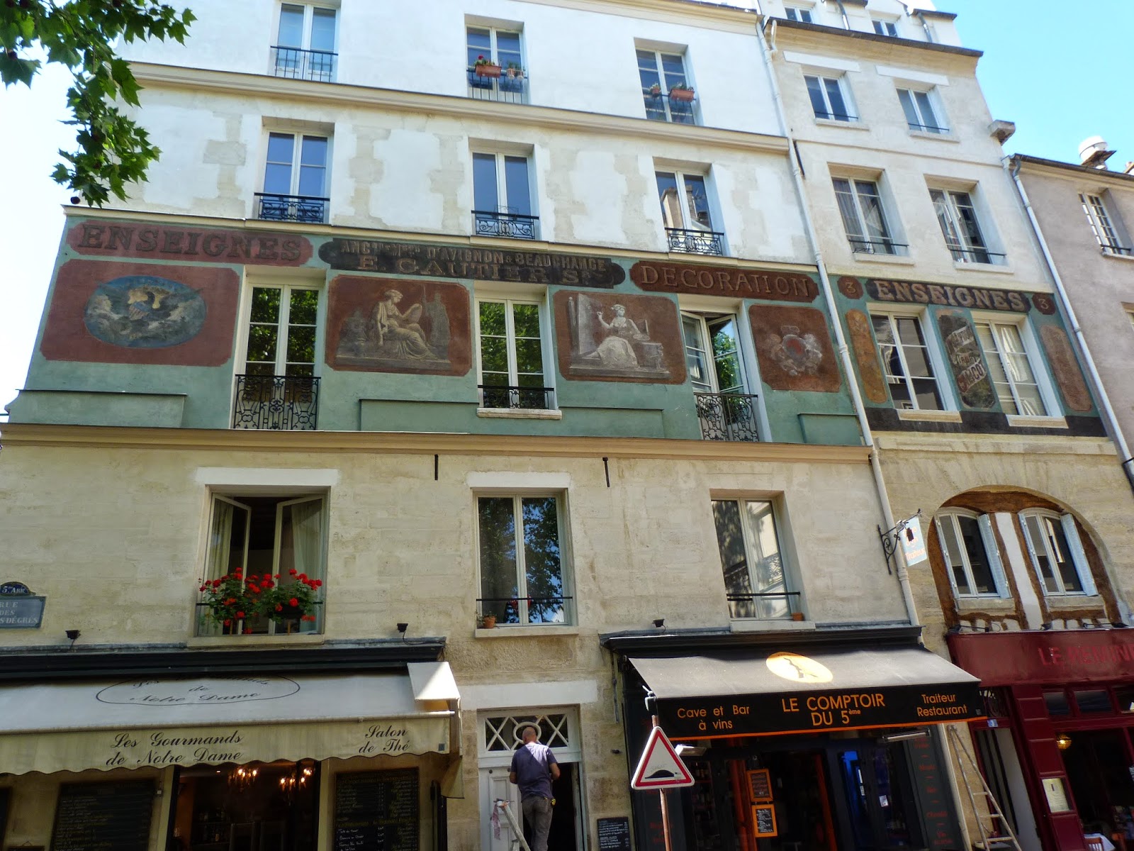 3 Rue Des Grands Degrés 75005 Paris PARIS en détail, PARIS à la loupe: Vitrines, devantures et enseignes