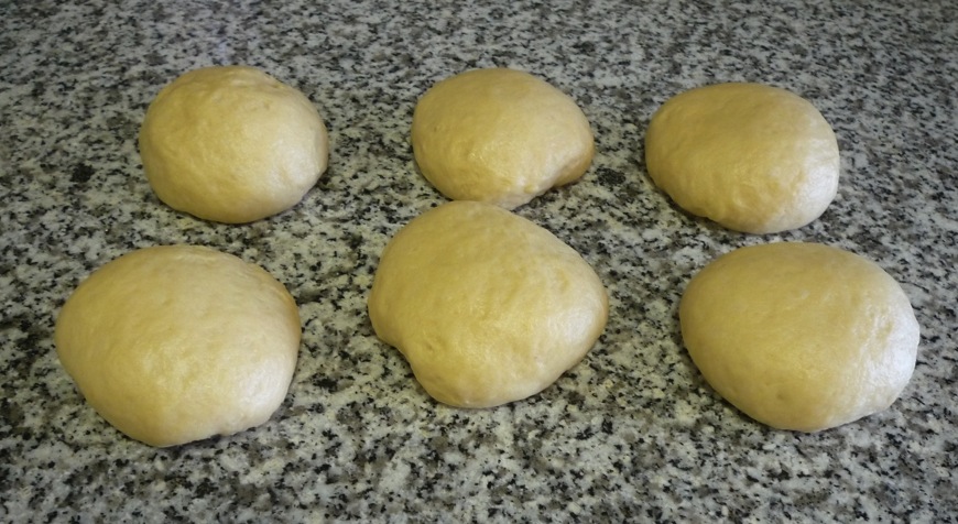 The Pink Cake Factory: Mini coques de Sant Joan amb nata