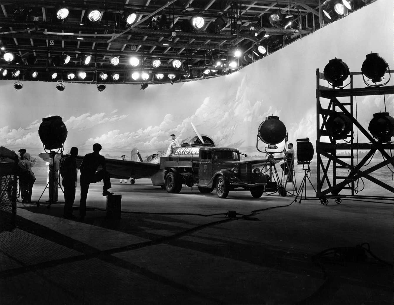Gurney Journey Hollywood Backdrops Illusion at a Cinematic Scale