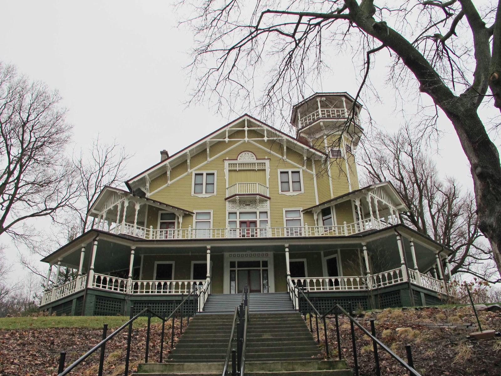 BIG OLD HOUSES May 2013