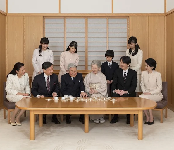 Emperor Akihito, Empress Michiko, Crown Prince Naruhito, Crown Princess Masako,Princess Aiko, Prince Akishino, Princess Kiko, Princess Mako, Princess Kako,Prince Hisahito