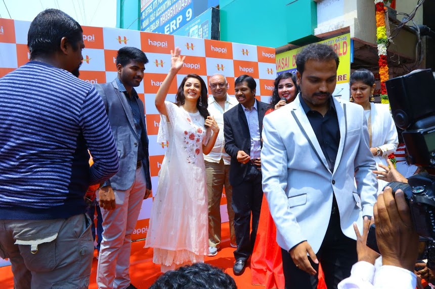 Kajal Aggarwal at Happi Mobiles Launch
