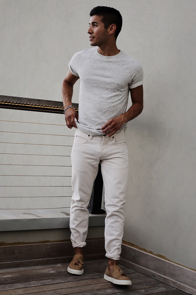 Парни в белых джинсах