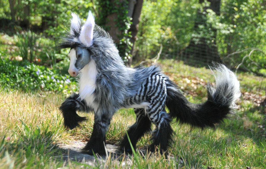 14-Silver-Hoax-Jesse-Franks-Realistic-Faux-Animal-Sculptures-www-designstack-co