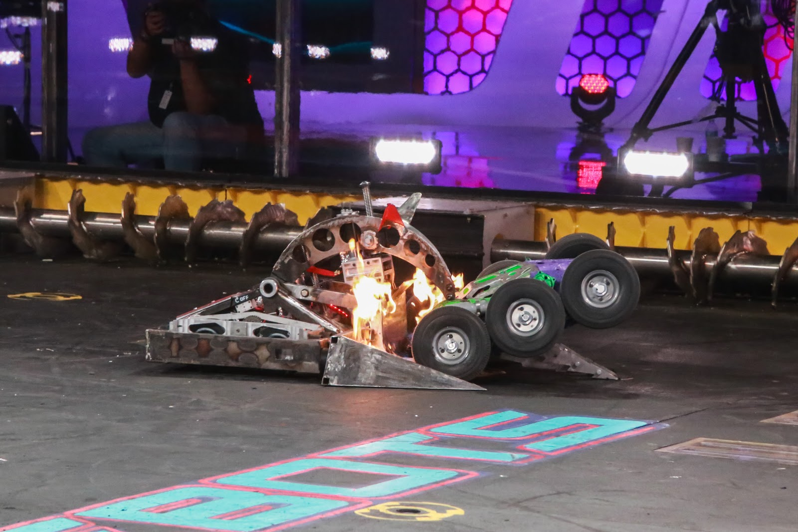 Discovery Turbo estreia temporada inédita de 'Battlebots' nesta sexta
