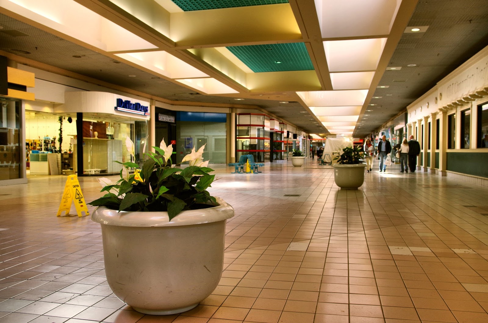 Meadow Glen Mall Closing Doomsday Clock 4 Minutes To Midnight